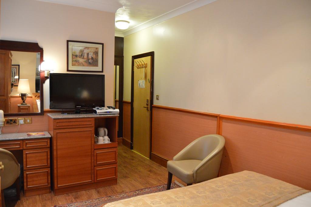 Holiday Villa Hotel Лондон Экстерьер фото