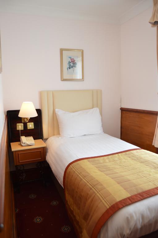 Holiday Villa Hotel Лондон Экстерьер фото